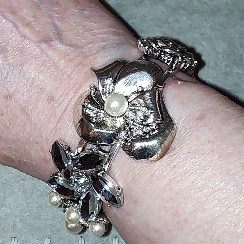 Vintage Silver Tone Cuff Hinged Bracelet With Rhinestones And Faux Pearls